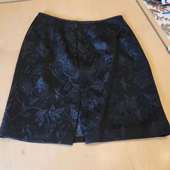 Josephine Chaus silk blend black floral skirt women's size 6 - Picture 3 of 3